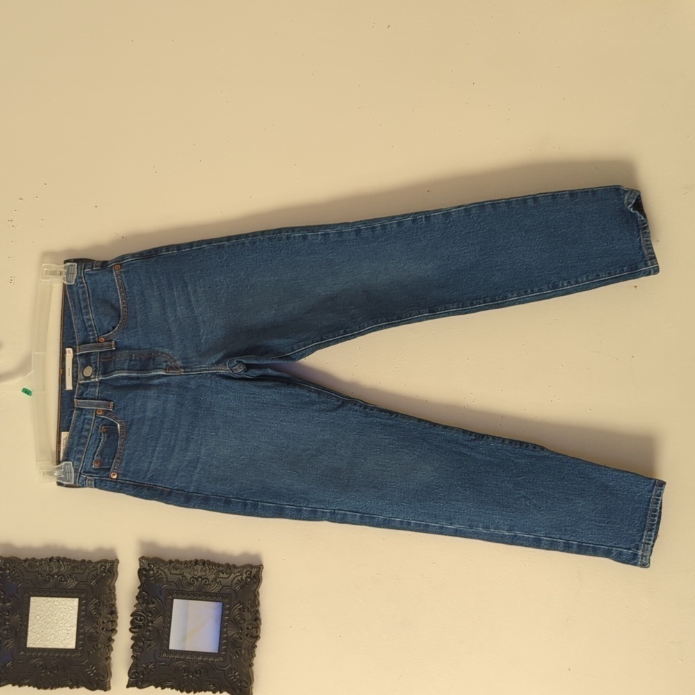 Levi's Women's Wedgie Fit Jeans - Picture 3 of 12